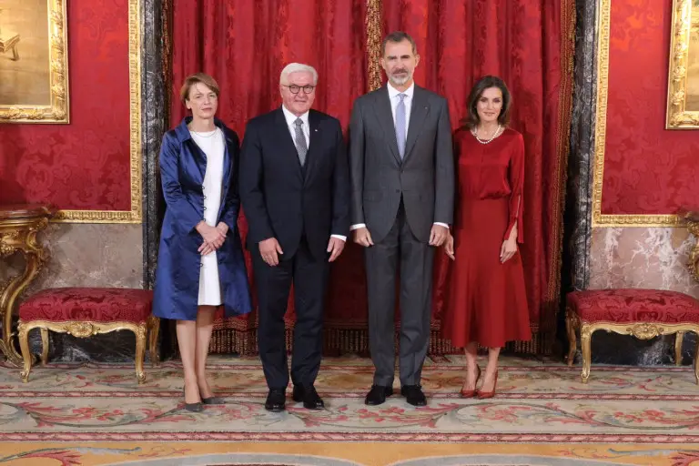 Queen Letizia in Classic Pearls to welcome German President at Palace ...