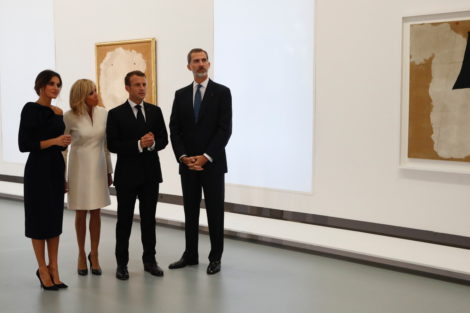 Queen Letizia had an Artistically Regal Day in Paris | RegalFille