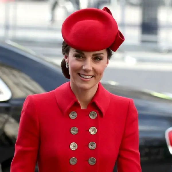 The Duchess of Cambridge's Red UFO Hat| RegalFille