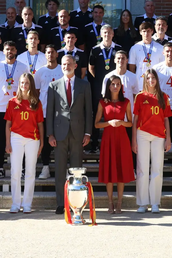Spanish Royal Family with Football team 2024